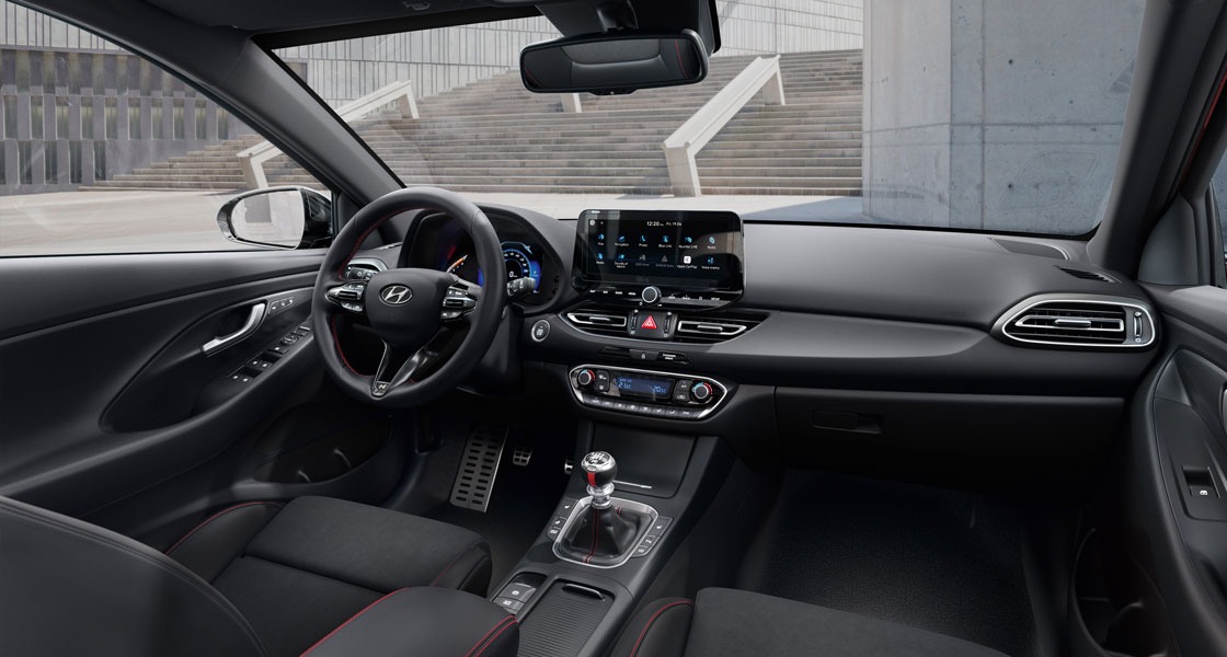 Explore the Hyundai i30 Interior